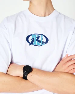 Oli X Badge Tee | Rusty Online